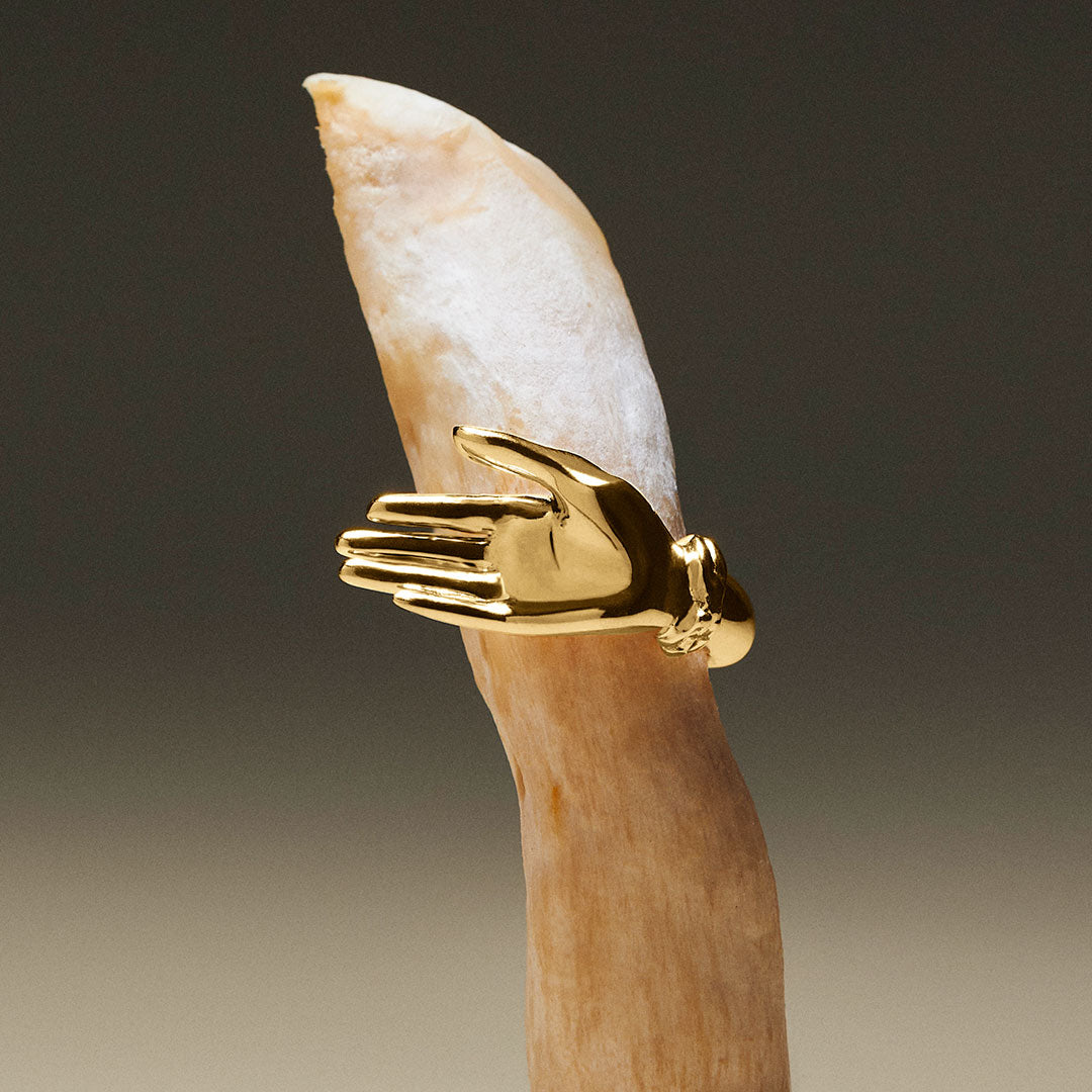 Sculptural palm-shaped ring in sterling silver with 18k gold plating
