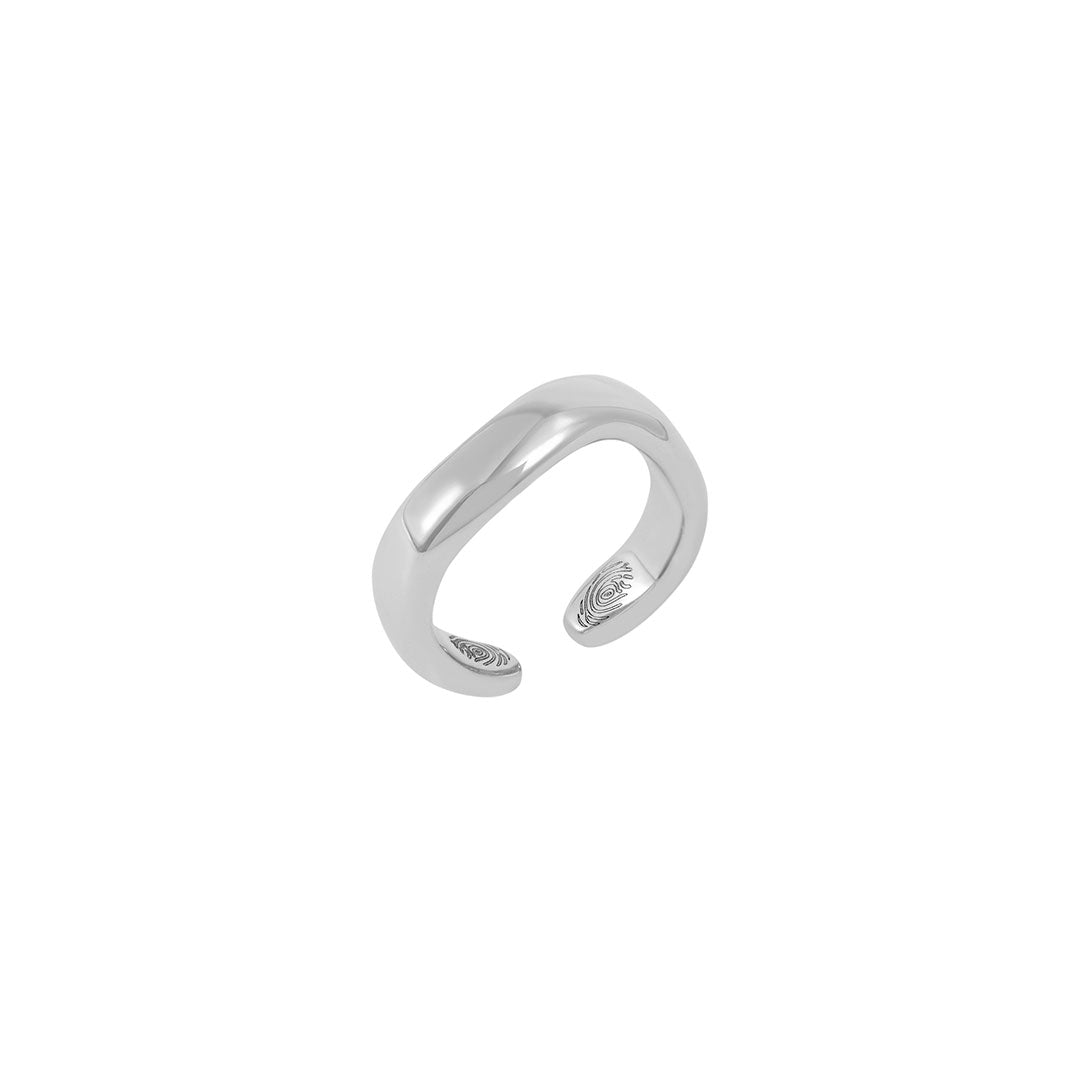 Paola Vilas minimalist finger ring with engraved fingerprint in sterling silver