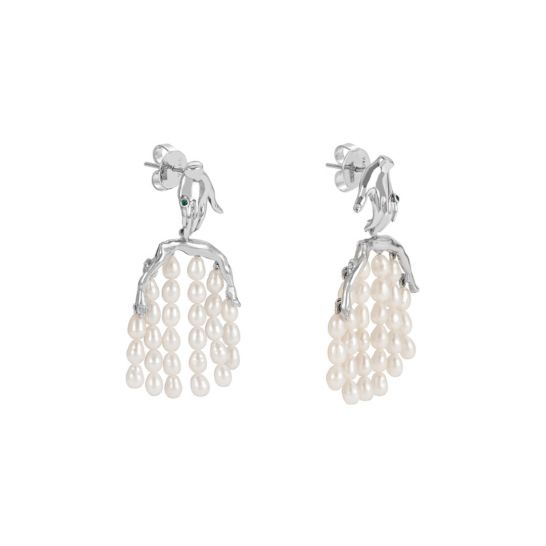 Paola Vilas earring with hand and body in sterling silver adorned with pearls