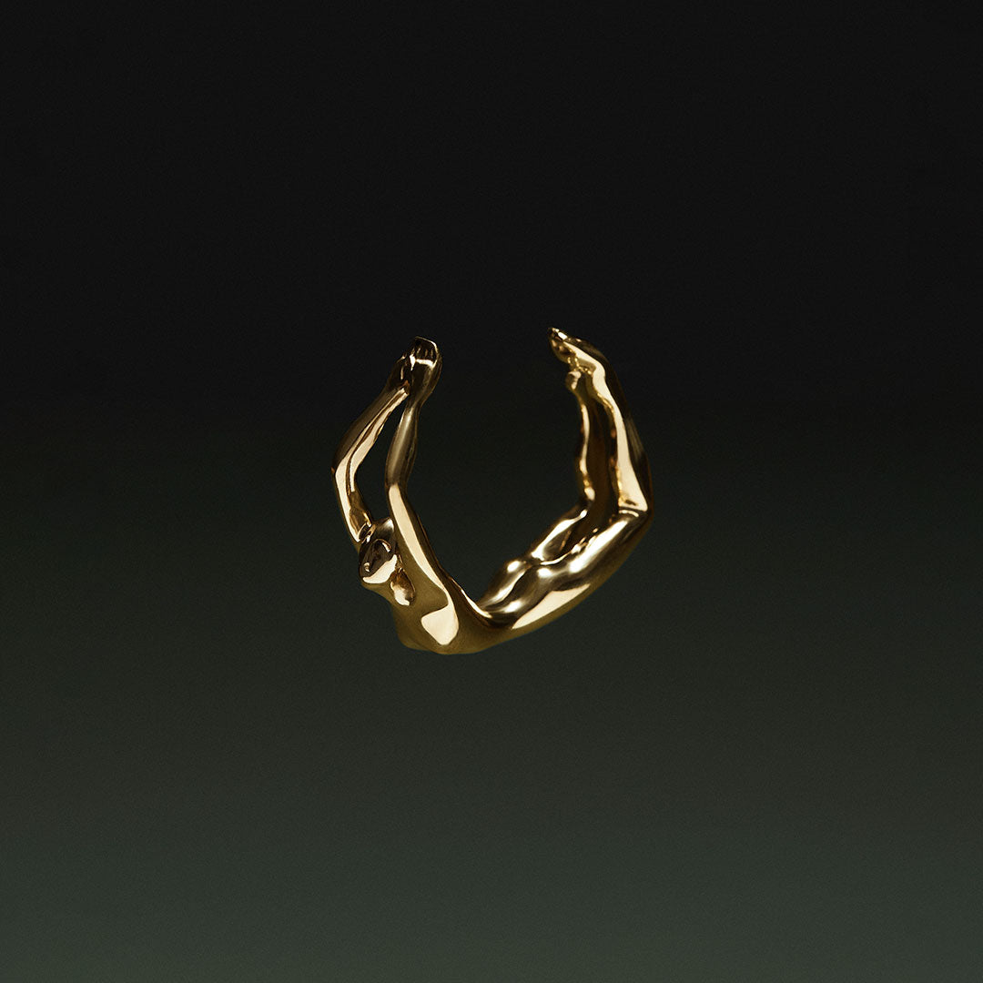 Sculptural female body ring in sterling silver with 18k gold plating