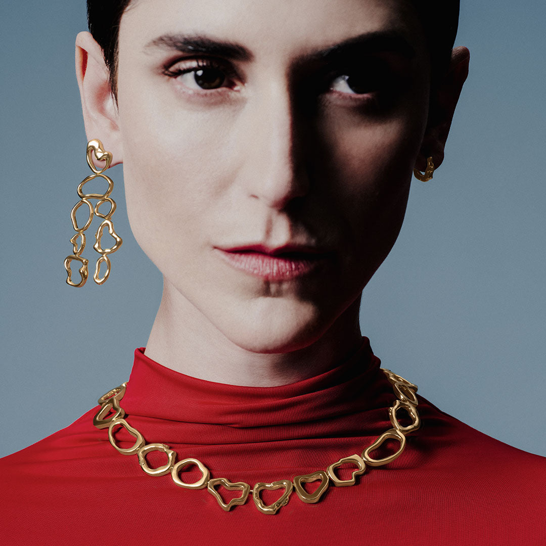 PAOLA-VILAS-EARRINGS-GOLD-PLATED-JEWELRY-WOMAN-SCULPTURE-ART-NECKLACE-WINDOWS