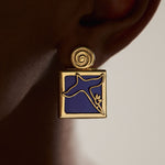 PAOLA-VILAS-JEWELRY-GOLD-WOMEN-CHAIR-BODIES-SCULPTURE