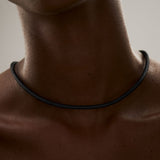 PAOLA-VILAS-PENDANT-GOLD-18K-SILK-NECKLACE