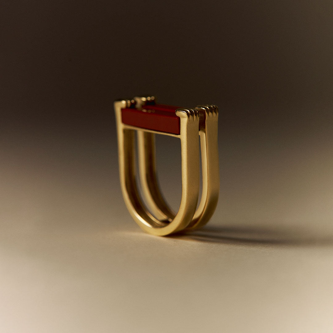 PAOLA-VILAS-RING-GOLD-18K-SCUPTURE-JEWELRY-WOMEN-BODIES-FEMILE