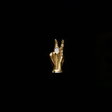 Mini hand in peace sign earring in 18k gold adorned with diamond