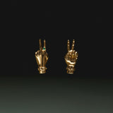 Hand-shaped earrings with peace sign in 18k gold-plated sterling silver and emerald