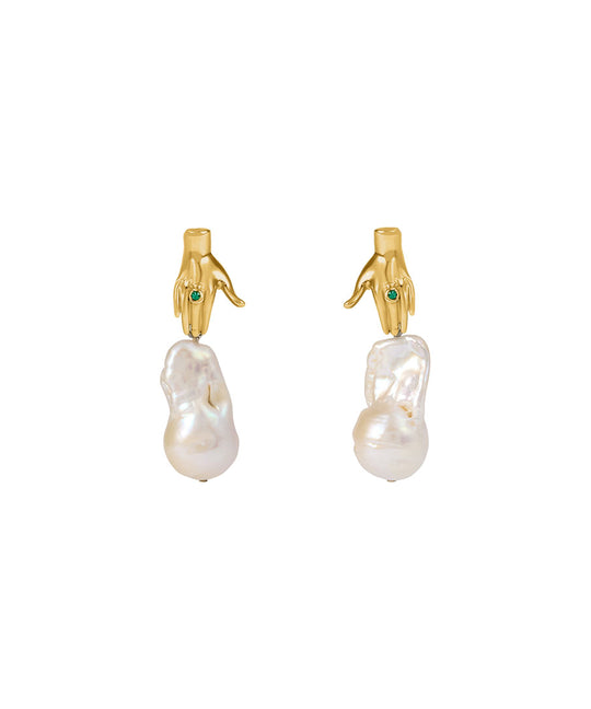 Paola Vilas hand earring in sterling silver with 18k gold plating, emerald, and baroque pearl