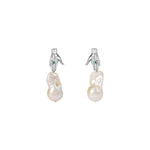 Paola Vilas hand earring in sterling silver with emerald and baroque pearl
