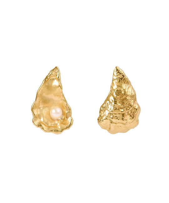 Paola Vilas small oyster earring in sterling silver with 18k gold plating and pearl