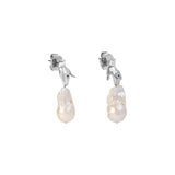Paola Vilas earring with baroque pearl in sterling silver and emerald