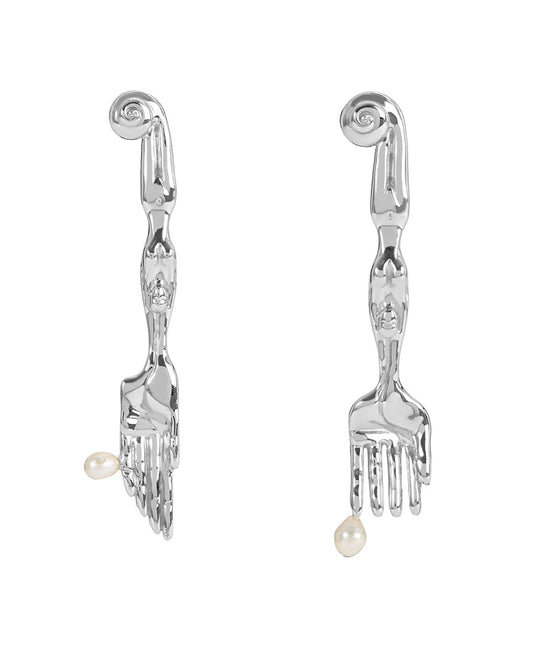 Paola Vilas earring in sterling silver in fork and knife design with natural pearls